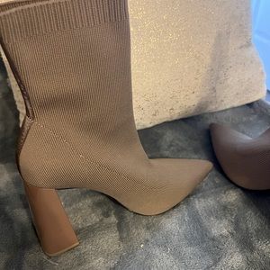New with tags never worn Zara sock booties